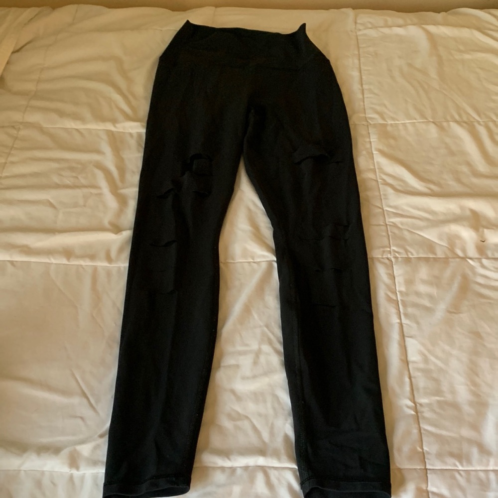Alo Yoga Ripped Warrior Legging size S